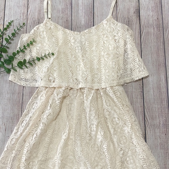 🌸 Clearance! 🌸 Rue 21 Cream Lace Spaghetti Strap Mini Dress Size Medium - Picture 1 of 9